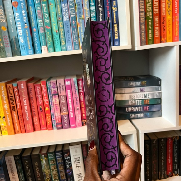 Only a monster by Vanessa Len special edition - Picture 8 of 8